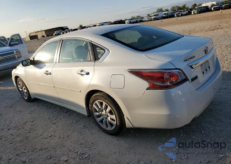 2015 Nissan Altima 2.5 from USA, damaged, VIN 1N4AL3AP7FC579736
